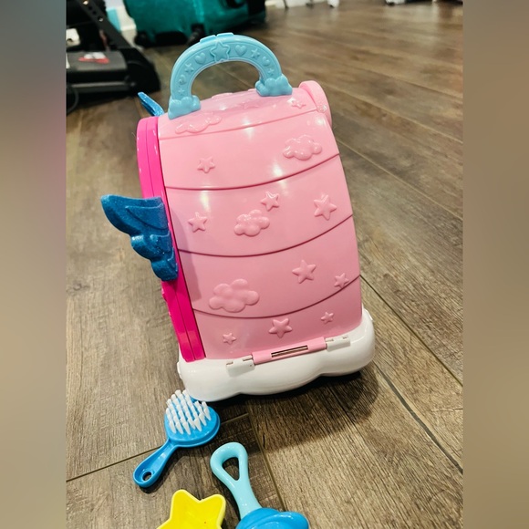 Disney Junior T.O.T.S. Panda Carrier Playset with Accessories - Picture 4 of 5